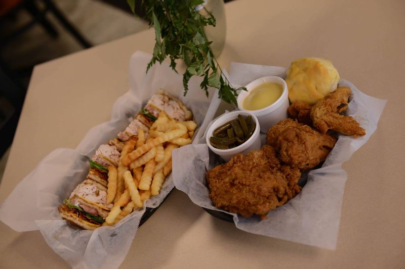 15 Family-Owned Fried Chicken Restaurants In Virginia Worth The Trip - Decor Hint Walsh's Chicken & More
