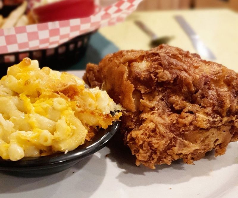 15 Family-Owned Fried Chicken Restaurants In Virginia Worth The Trip - Decor Hint Southern Kitchen (New Market)