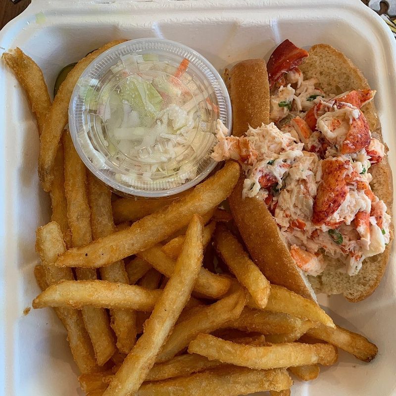 11 California Lobster Roll Shacks That Nail Simple, Coastal Flavor - Decor Hint Old Port Lobster Shack - San Diego