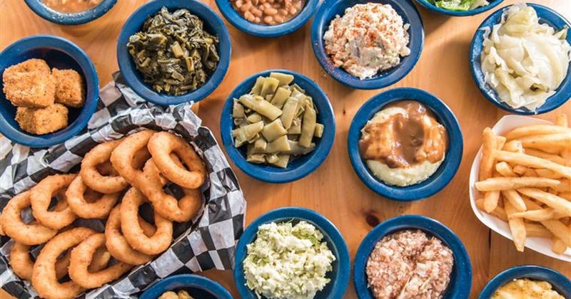 These North Carolina Buffets Prove Nobody Does Fried Chicken Like The South - Decor Hint Prissy Polly's Bar-B-Q Pig-Out