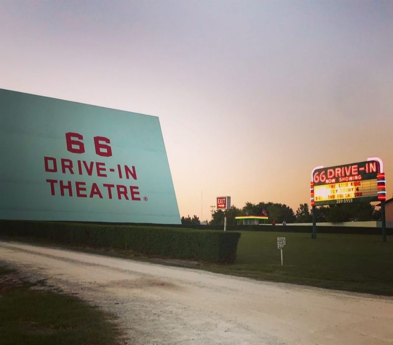 10 Missouri Drive-Ins Still Rolling Movies (And 4 That Shut Down) - Decor Hint 66 Drive-In, Carthage