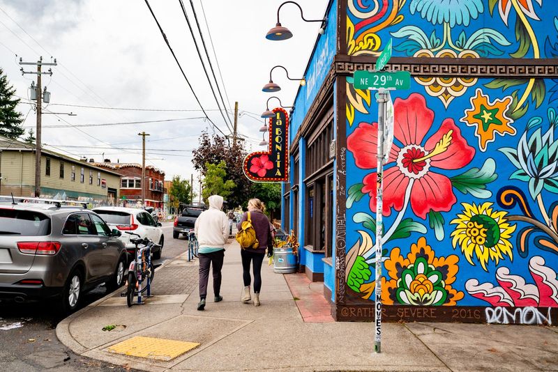 How To Explore Portland, Oregon Like Everyone Else Does - Decor Hint Dive Into Neighborhood Culture