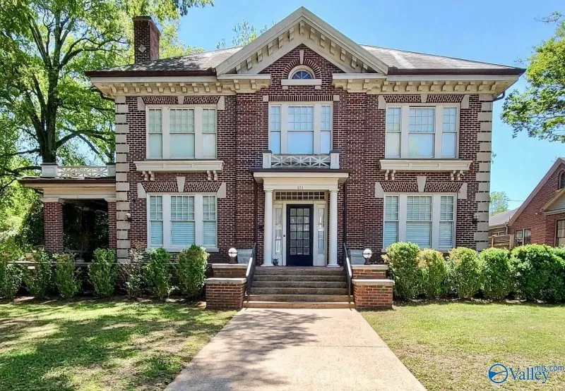 Classic Comfort: Traditional Brick Georgian Estates
