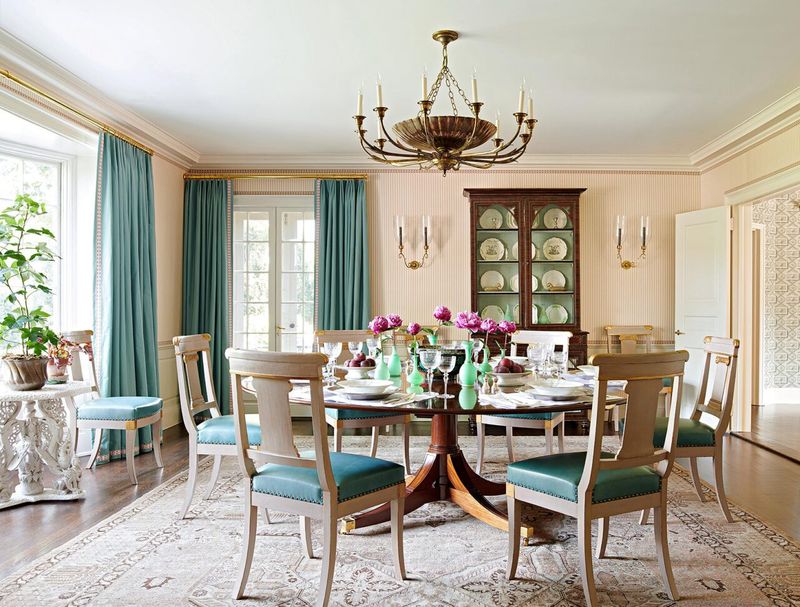 Timeless New York Design Styles Returning To The Spotlight - Decor Hint Grand Millennial Charm