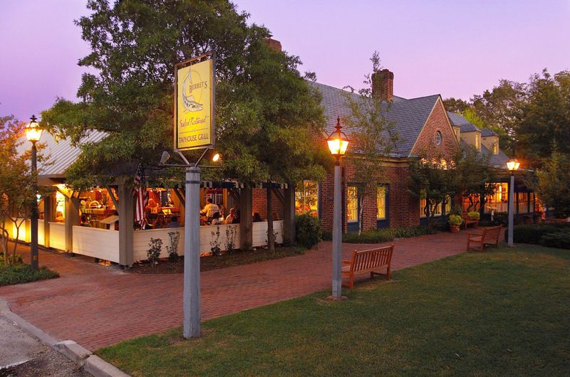 Restaurants In Virginia Worth The Reservation Hunt - Decor Hint Berret's Seafood Restaurant & Taphouse Grill, Williamsburg