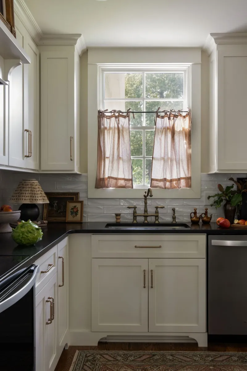 A Tennessee Farmhouse Brought Back To Life - Decor Hint Architectural Features Restored Or Reimagined