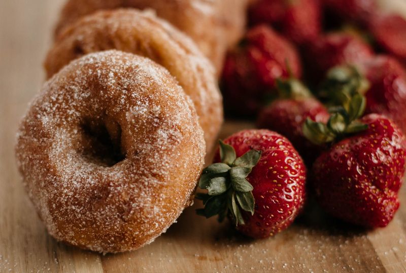 17 Illinois Cider Donut Stands That Make Every Bite Feel Like Autumn - Decor Hint Eckert's Belleville Farm - Belleville