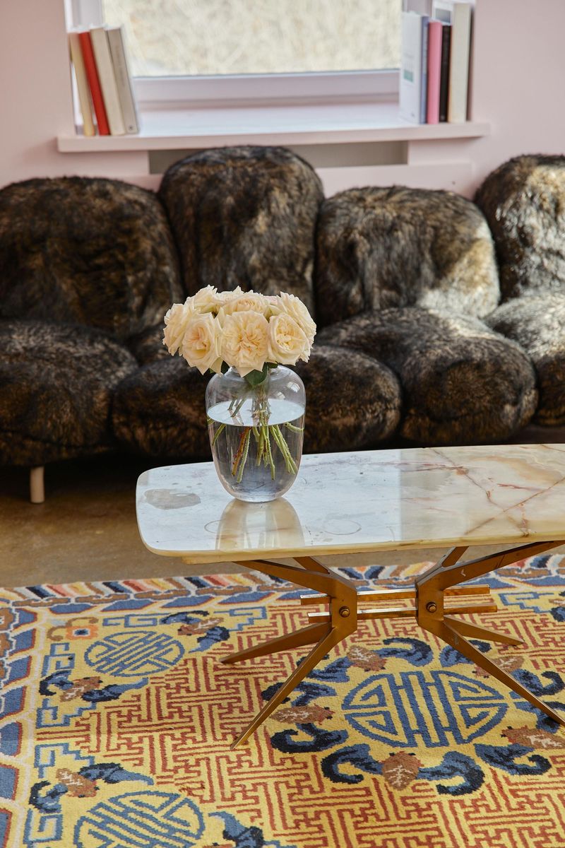 How Home Décor Choices May Influence First Impressions Among Wealthier Guests - Decor Hint The Balance Between Luxury And Authenticity