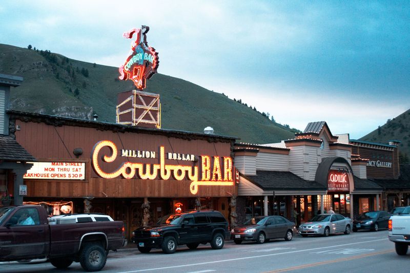 Jackson Hole, Wyoming Keeps Summer Fun Going With Extended Activities - Decor Hint Dining, Shopping & Village Life Beyond Peak Season