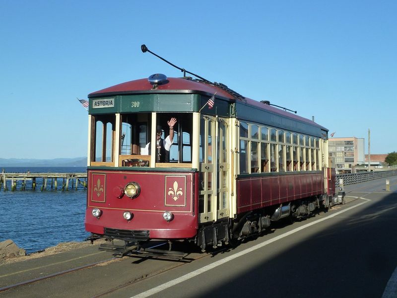 10 Oregon Train Rides Offering Breathtaking Coastal And Mountain Views - Decor Hint Astoria Riverfront Trolley