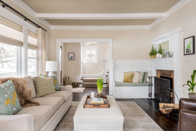 10 New Hampshire Living Room Colors Bringing Fresh Energy To Homes - Decor Hint Colonial Butter Yellow