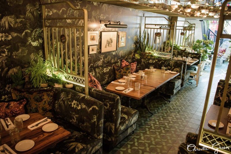 16 Defunct Pennsylvania Restaurants Locals Still Talk About Years Later - Decor Hint The Commissary - Philadelphia