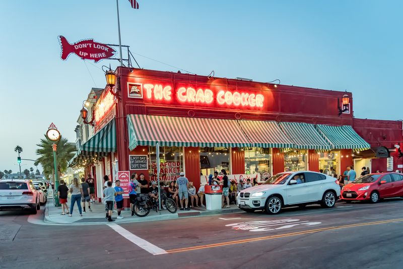 California's Best Seafood Restaurants Loved By Locals - Decor Hint The Crab Cooker, Newport Beach