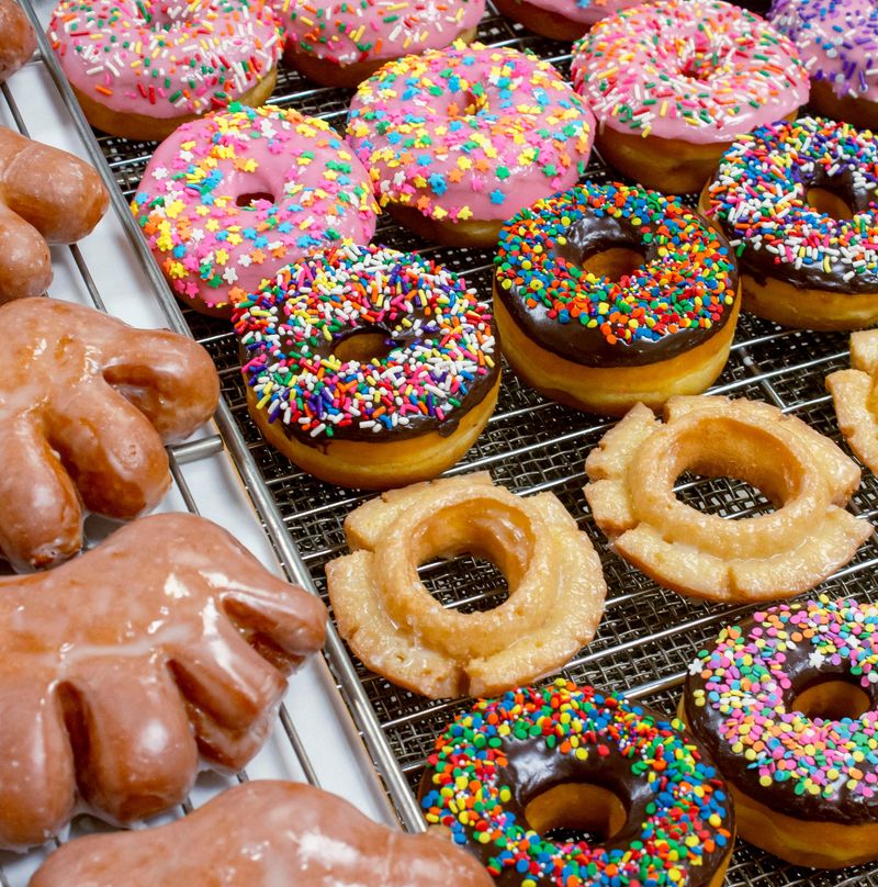 Overhyped Donut Shops In St Charles IL That Don't Live Up To The Buzz - Decor Hint Glaze Craze