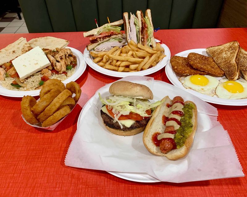 10 Family-Run Fried Chicken Restaurants In Michigan Worth The Trip - Decor Hint Bill's Drive-In