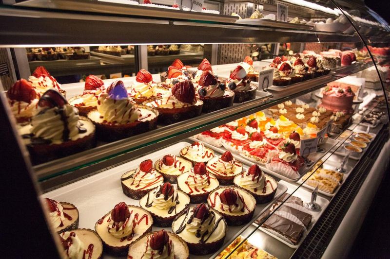 Mah-Ze-Dahr Bakery