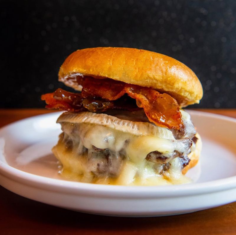 13 Tiny Unassuming New Jersey Restaurants That Pack A Big Flavor Punch - Decor Hint The Committed Pig