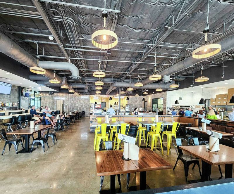 Houston Restaurants Perfect For Dining Solo - Decor Hint The Pit Room