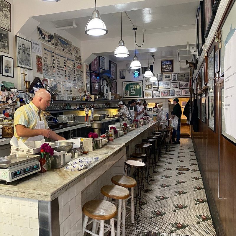 10 San Francisco Restaurants Locals Say Capture The Spirit Of The City - Decor Hint Swan Oyster Depot