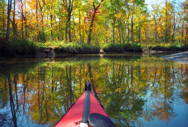 20 Cozy Fall Dates In New York's Most Enchanting Places - Decor Hint Go Kayaking On The Hudson River