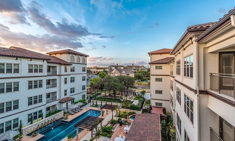 Stone Oak: Hill Country Views With Urban Amenities