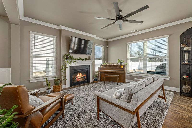 28 Secrets Of People Who Always Have A Stylish, Put-Together Home - Decor Hint Rugs Define Spaces
