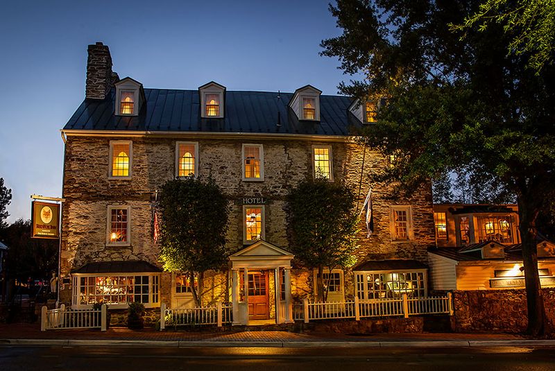 17 Classic Maryland Restaurants Locals Never Gave Up On - Decor Hint The Red Fox Inn & Tavern