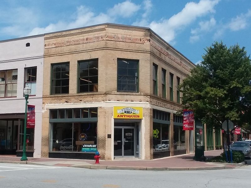Antique Mall - Toccoa