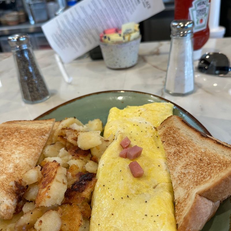 Pennsylvania Restaurants Locals Have Loved For Generations - Decor Hint Hank's Place