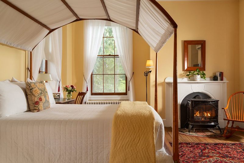Victorian Inns And Cozy Bed-And-Breakfasts
