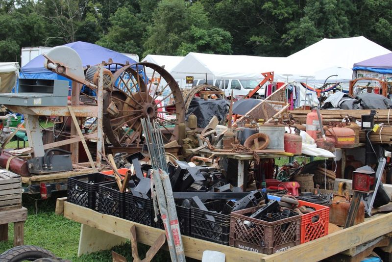People Drive From All Over Kentucky For The Antique Dressers At This Giant Yard Sale - Decor Hint Insider Tips For First-Time Visitors