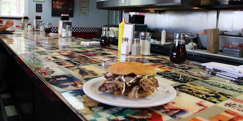 How Sid's Diner Keeps the Classic Alive