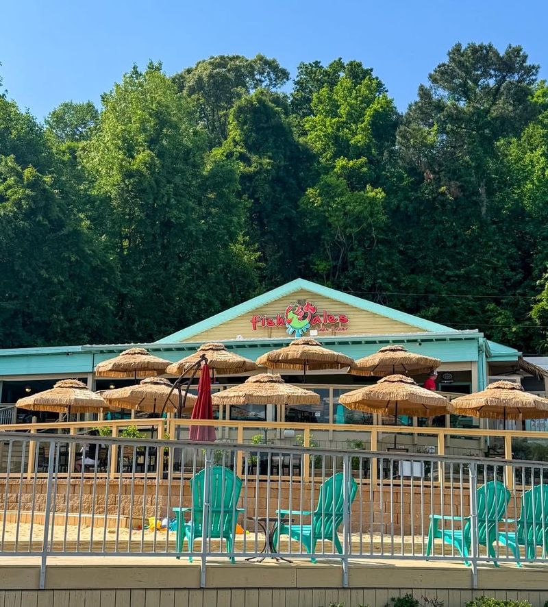 Enjoy These Georgia Restaurants Nestled By Scenic Lakes - Decor Hint Fish Tales Lakeside Grille, Lake Lanier