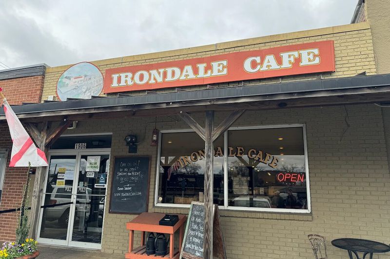 12 Alabama Diners Where Comfort Food Still Reigns Supreme - Decor Hint Irondale Cafe