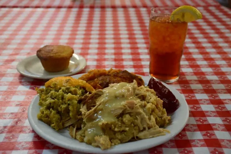 Georgia Spots Serving Fried Chicken Like Grandma Used To Make - Decor Hint Matthew's Cafeteria, Tucker