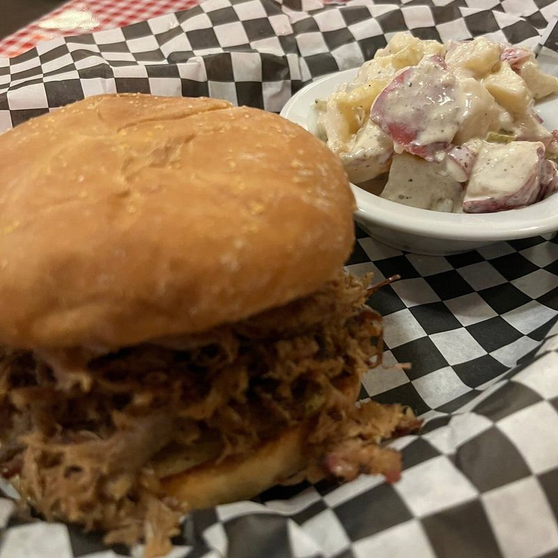 The Classic Missouri Roadside Café Still Serving Chicken-Fried Steak The Old-Fashioned Way - Decor Hint Signature Dish