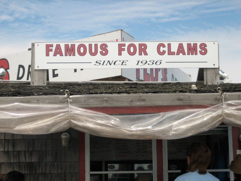 These Rhode Island Seafood Restaurants Are Always A Hit - Decor Hint Flo's Clam Shack, Narragansett