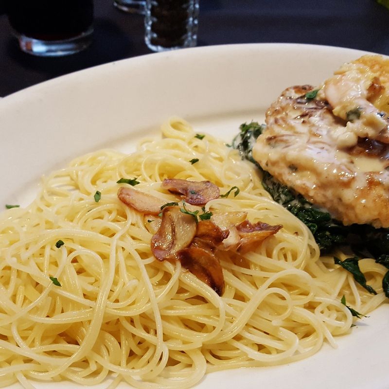13 Tiny Unassuming New Jersey Restaurants That Pack A Big Flavor Punch - Decor Hint Reservoir Tavern