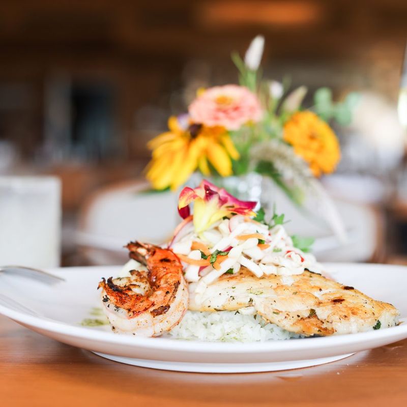 Maryland Restaurants Where Stuffed Shrimp Steals The Show - Decor Hint Hemingway's Restaurant