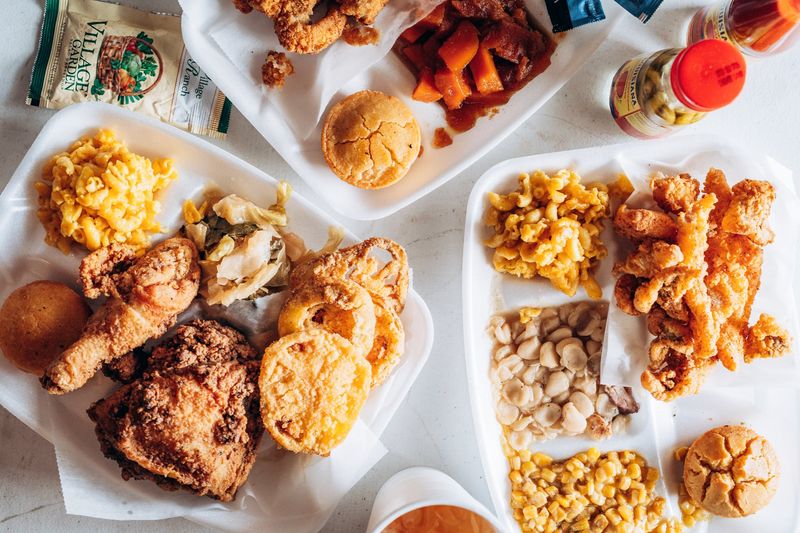 16 Mississippi Family-Run Fried Chicken Restaurants You'll Drive Miles For - Decor Hint Bully's Restaurant - Jackson