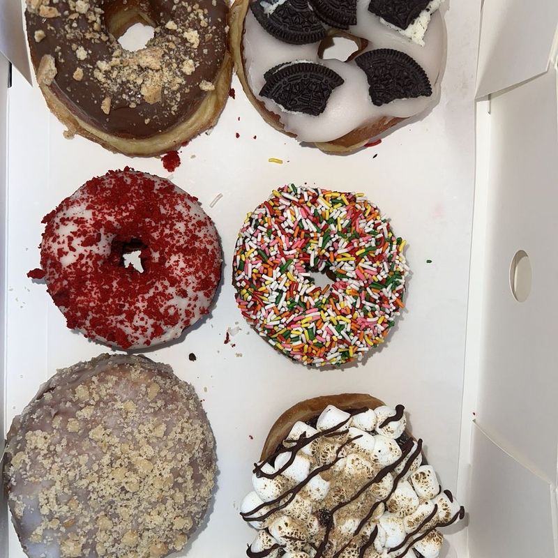13 Arizona Donut Shops That Prove Perfection Comes Fried And Frosted - Decor Hint Deluxe Donuts