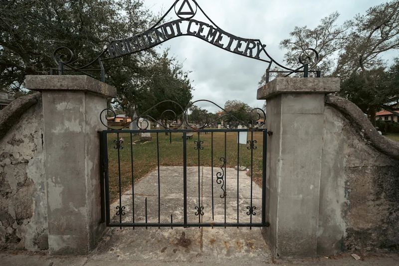 14 Haunted Places In Western New York That'll Give You Serious Chills - Decor Hint The Catacombs at Holy Sepulchre Cemetery