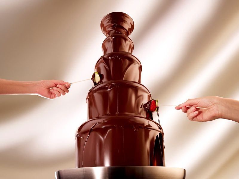 The Oregon Buffet Everyone Talks About For Its Endless Options - Decor Hint That Legendary Chocolate Wonderfall