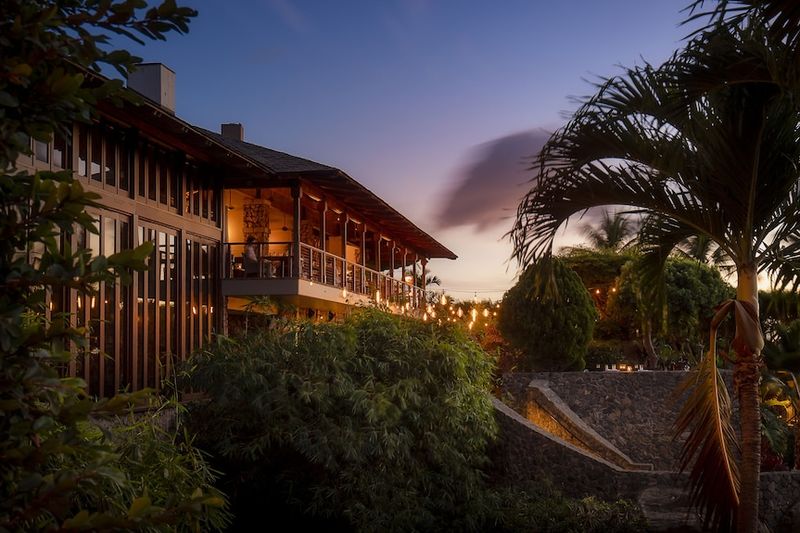 The Exclusive Two-Seat Dining Experience Hidden in Hawaii - Decor Hint Inside Hotel Wailea's Hidden Culinary Gem