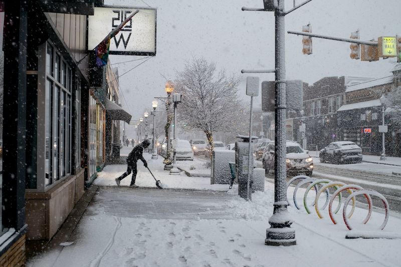 14 Places In The US You Might Regret Visiting For A Winter Vacation - Decor Hint Detroit, Michigan
