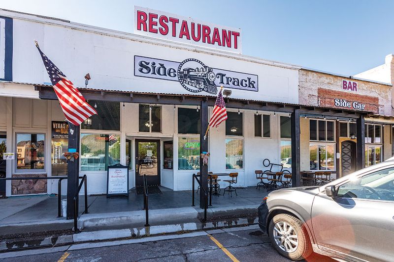 15 Scenic Nevada Restaurants Perfect For A Road Trip - Decor Hint Side Track Café, Caliente