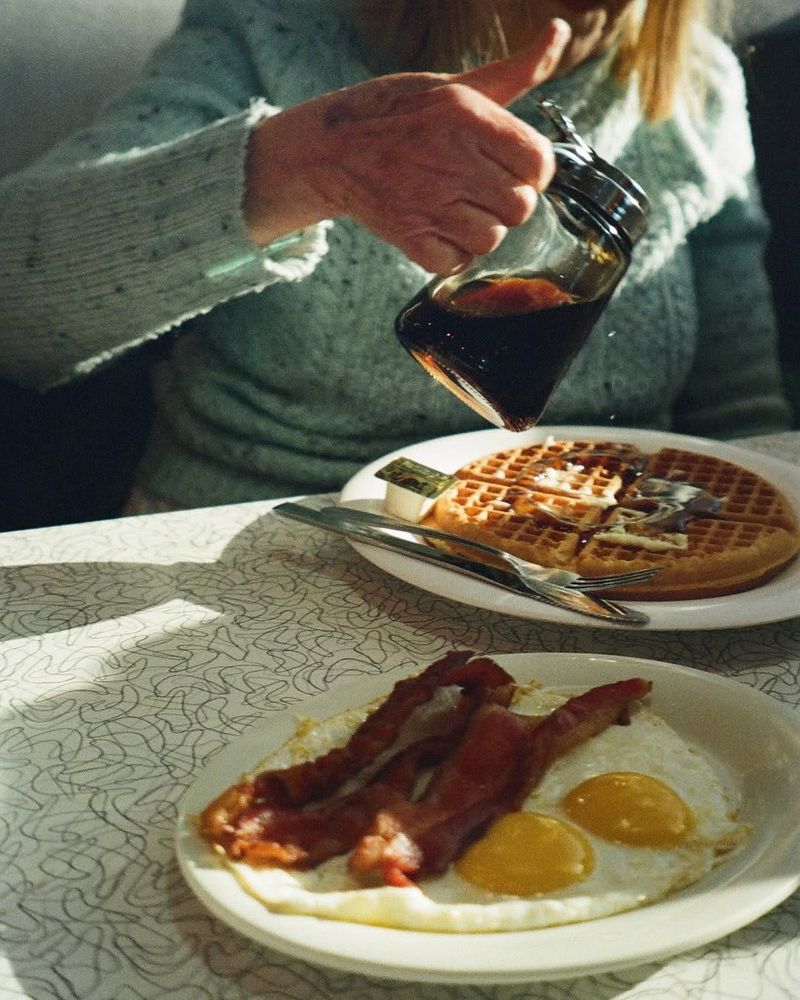 The North Carolina Diner Serving A Fried Bologna Sandwich Worth The Trip - Decor Hint Other Menu Classics Worth Trying