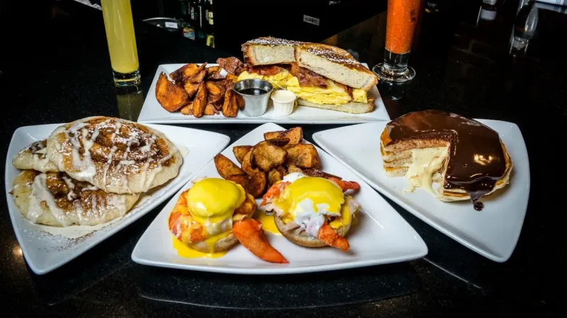 15 The Timeless New England Breakfast Spots Everyone In Massachusetts Should Try - Decor Hint North Street Grille - Boston (North End)