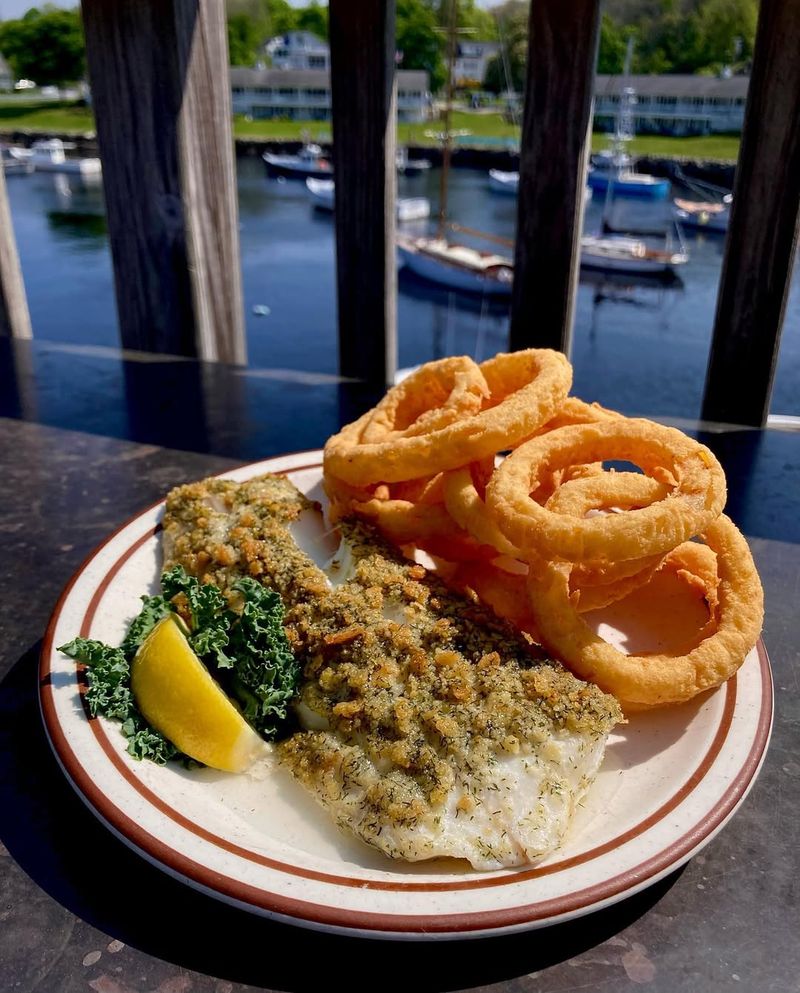 16 Maine Fish Fry Spots That Turn Friday Nights Into A Crunchy Tradition - Decor Hint Barnacle Billy's in Ogunquit