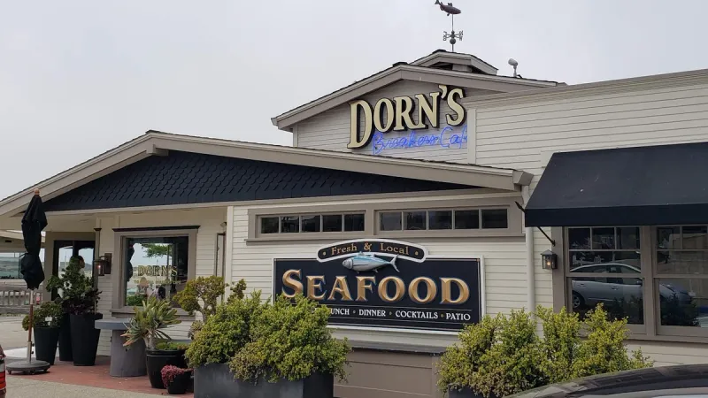 Small-Town Dining In California: 15 Restaurants You'll Love - Decor Hint Dorn's Original Breakers Café, Morro Bay, California